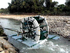 Máy phát điện chạy bằng nước
